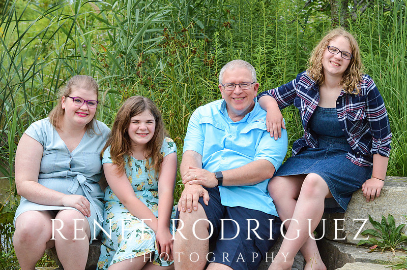 Family Portrait Session | Detroit Riverfront
