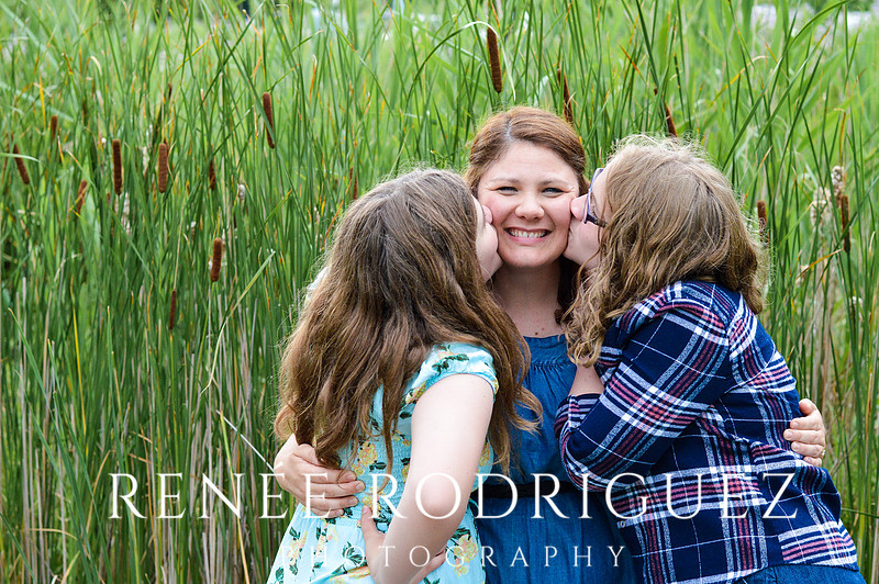 Family Portrait Session | Detroit Riverfront